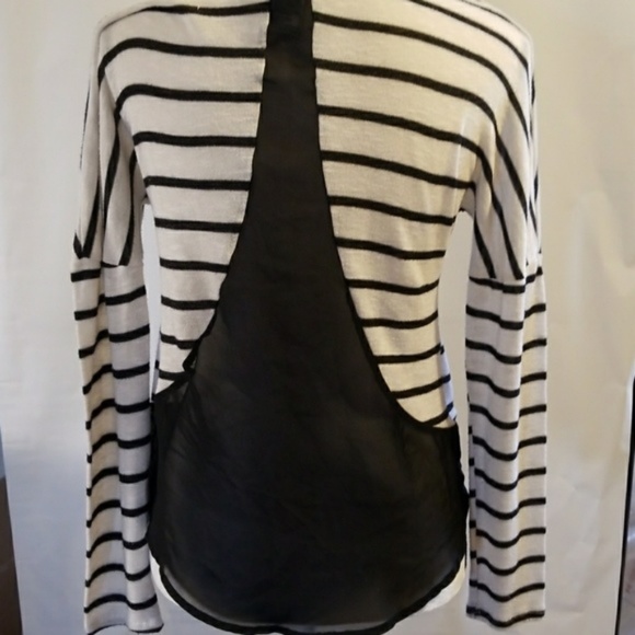 American Rag Black & White Top, With Lace - Picture 3 of 3